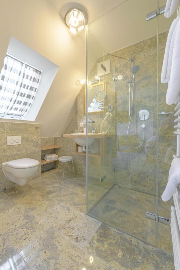 Hotel "Malerwinkel" Gmbh Seeon-Seebruck Pokoj fotografie