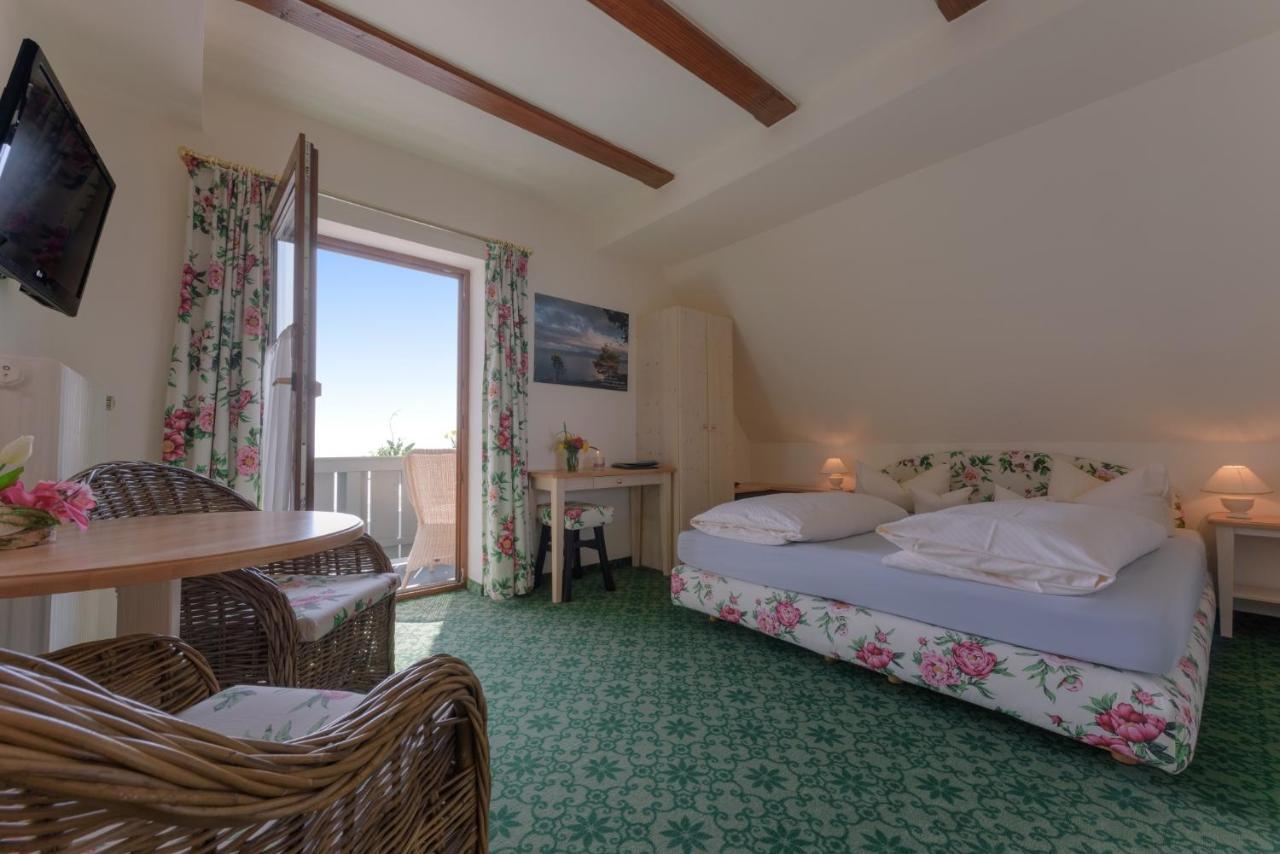 Hotel "Malerwinkel" Gmbh Seeon-Seebruck Pokoj fotografie