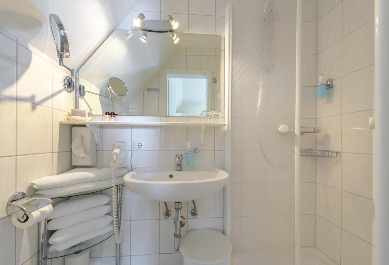 Hotel "Malerwinkel" Gmbh Seeon-Seebruck Pokoj fotografie