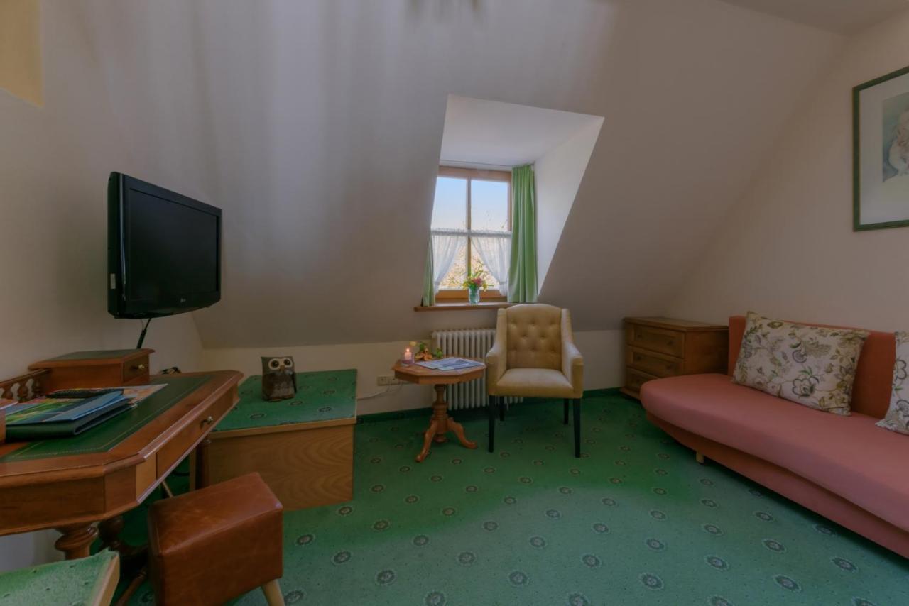 Hotel "Malerwinkel" Gmbh Seeon-Seebruck Pokoj fotografie
